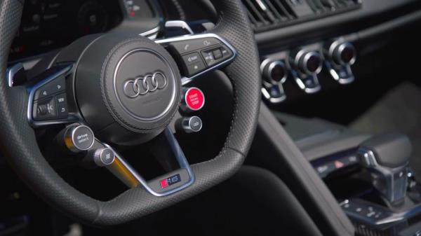 ตัวอย่างดีไซน์ภายใน Audi R8