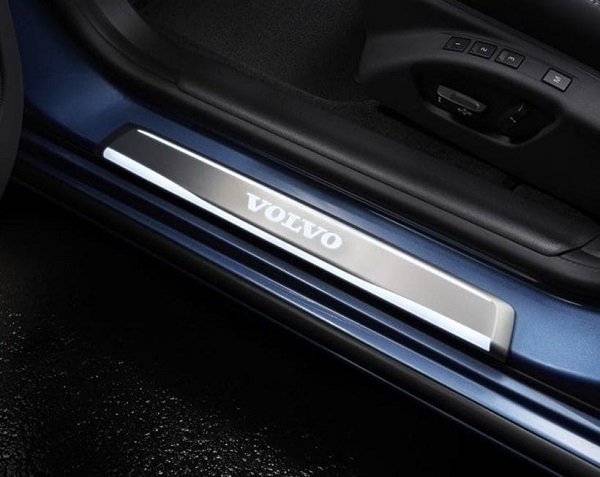 เสริมความสวยงามด้วยคิ้วบันไดเพิ่มความลงตัวให้Volvo S60 2019 