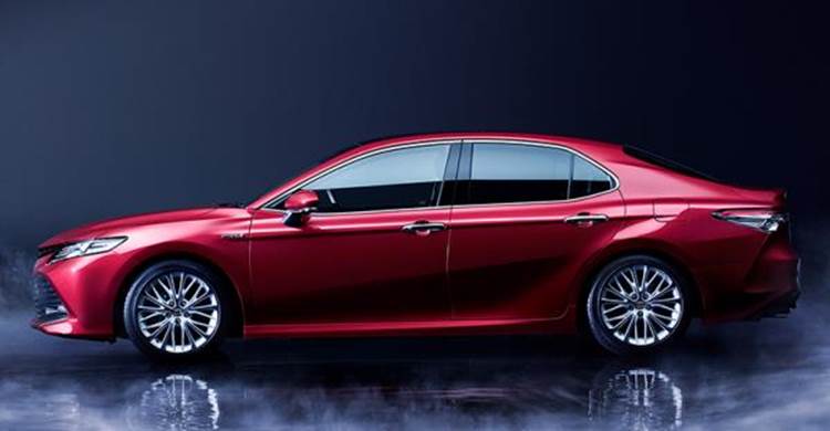 ด้านข้างของ Toyota Camry 2019
