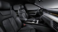 Audi เผยออกมาว่ารถแบบ e-tron SUV Model คันนี้สามารถวิ่งไปได้ถึง 250 ไมล์ (402 กิโลเมตร) จากการชาร์จพลังงานเพียงครั้งเดียว โดยขับเคลื่อนแบบ 4 ล้อ (electric all-wheel drive) - 10