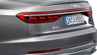ถือว่าเป็นรุ่นแรกที่ Audi เน้นความล้ำสมัยในทุกมิติ และมีความแตกต่างจากคู่แข่งอย่างเด่นชัด - 8
