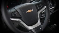 Chevrolet Spin 2019 ได้รับการติดตั้งพวงมาลัยมัลติฟังก์ชั่นแบบ 3 ก้านพร้อมปุ่มควบคุมเครื่องเสียงที่พวงมาลัย  - 1