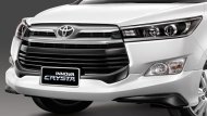 Toyota Innova Crysta ได้รับการดีไซน์ภายนอกสุดโฉบเฉี่ยวด้วยกระจังหน้าสีดำแบบ 2 ชั้น ตกแต่งด้วยแถบโครเมี่ยม  - 1