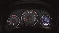Honda Mobilio ติดตั้งหน้าจอแสดงผลข้อมูลการขับขี่แบบ MID พร้อมมาตรวัดแบบเรืองแสงรวมถึงไฟแสดงผลข้อมูลการขับขี่แบบประหยัด (Eco Indicator) และ กระจกไฟฟ้า 4 บาน พร้อมระบบปรับขึ้นลงฝั่งคนขับ  - 2