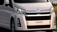 Toyota Hiace 2019 เพิ่มความโดดเด่นด้วยการติดตั้งฝากระโปรงหน้ามาให้เพื่อเพิ่มความปลอดภัยให้แก่ผู้โดยสารด้านหน้า กอปรกับการติดตั้งกระจังหน้าแบบซ้อน 2 ชั้นพร้อมไฟหน้าแบบ LED ไฟส่องสว่างสำหรับการขับขี่กลางวันแบบ LED  - 8