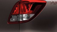 Mazda BT-50 PRO Double Cab พร้อมสะกดทุกสายตาด้วยไฟท้ายแบบ LED ที่สามารถให้แสงสว่างได้อย่างคมชัด เสริมด้วยการติดตั้งบันไดด้านข้างแบบโครเมียม ส่วนช่วงล่างได้รับการติดตั้งล้ออัลลอยขนาด 17 นิ้ว พร้อมยางขนาด 265/65 R17 - 10