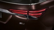 ไฟท้าย LED แบบ Light Guiding นอกจากจะเสริมความเท่ สไตล์สปอร์ตให้กับ New Toyota Fortuner 2.4 G แล้วยังช่วยแสงส่องสว่างให้สามารถมองเห็นได้ไกลและชัดเจนมากขึ้น เพื่อเพิ่มความปลอดภัยในทุกการเดินทาง - 6