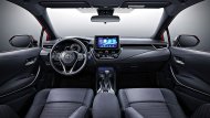 Toyota Levin Hybrid 2019 ได้รับการตกแต่งภายในด้วยโทนสีดำ คอนโซลหน้าตกแต่งด้วยสีดำ เบาะนั่งภายในหุ้มด้วยหนัง มือจับประตูภายในแบบโครเมียม - 9