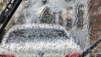 เคล็ด (ไม่) ลับ ขับขี่ปลอดภัยขณะฝนตก