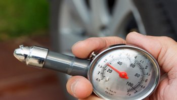 8 วิธีขับรถอย่างไรให้ประหยัดน้ำมัน ลดรายจ่าย-เพิ่มเงินเก็บ