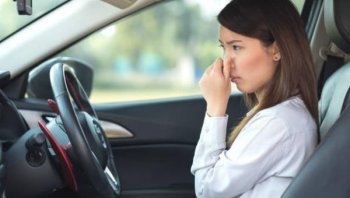 วิธีกำจัดกลิ่นอับภายในรถยนต์แบบง่ายๆ ด้วยของใช้จากก้นครัว