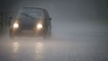 5 เทคนิคดูแลรถยนต์ในหน้าฝนที่ต้องรู้ !