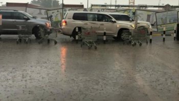 จอดรถตากฝนทำให้สีรถหมองและลอกจริงหรือไม่???