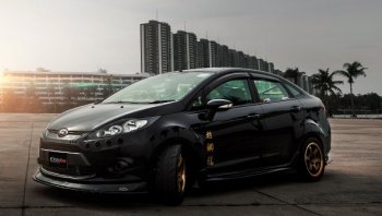เท่แบบไม่ยั้งกับ Ford Fiesta ในการตกแต่งแบบ Racing Style 