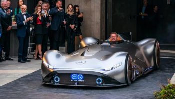 Mercedes-Benz เผยคอนเซปต์ EQ Silver Arrow รถแข่งไฟฟ้าสมรรถนะสูง