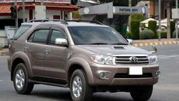 รถ Toyota Fortuner มือสองดีไหม? Toyota Fortuner มือสองรุ่นไหนดีที่ควรซื้อ ?
