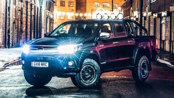 Hilux Invincible 50 กระบะรุ่นพิเศษเพื่อฉลองครบรอบ 50 ปี ผลิตจำกัดเพียง 50 คันเท่านั้น !!