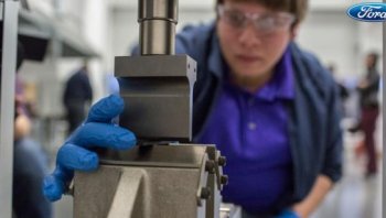 อีกขั้นแห่งการพัฒนา จากสมาร์ทโฟน สู่รถยนต์ FORD