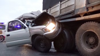 ขับรถตามหลังสิบล้ออันตรายหรือไม่ค่ะ