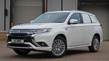 Mitsubishi Outlander PHEV Commercial 2019 ใหม่ เปิดตัวรถเพื่อการพาณิชย์โดยเฉพาะที่เมืองผู้ดี