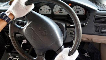 สอบถามทำไมต่างประเทศถึงใช้พวงมาลัยซ้ายครับ