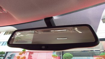 ติดตั้งกระจกมองหลังแบบปรับลดแสงอัตโนมัติจำเป็นหรือไม่