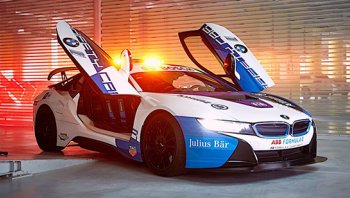 ถึงจะแรงก็ปลอดภัย ! BMW i8 Model 2019  ได้รับเลือกเป็น Safety Car ในการแข่งขันรถยนต์ Formula E Concept
