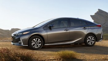 TOYOTA PRIUS PRIME 2019 นวัตกรรมแห่งการขับขี่ที่มีสไตล์