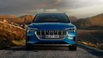 ราคาและตารางผ่อน ดาวน์ Audi e-tron