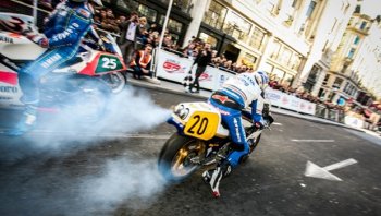 เช็กด่วน! หากรถจักรยานยนต์คุณมีควันขาวออกท่อไอเสีย