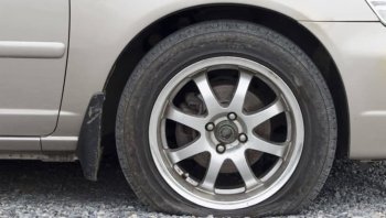 รถยนต์ยางรั่ว ควรทำอย่างไร ?