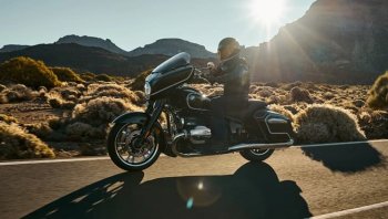 ราคาและตารางผ่อนดาวน์ BMW R 18 B คลาสสิกพลังแรง