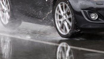 มัดรวม วิธีดูแลระบบเบรกรถยนต์ในช่วงหน้าฝน