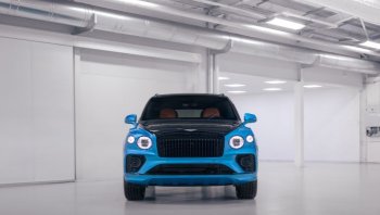 เบนท์ลีย์ มอเตอร์ส เผยโฉม BENTAYGA EWB ทูโทนคันแรก สะท้อนความต้องการ ‘หรูแบบไม่เหมือนใคร’ ของลูกค้าเบนท์ลีย์
