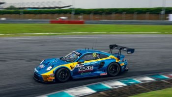 วุฒิกร อินทรภูวศักดิ์ และทีมเมทชาวเดนมาร์ก ขึ้น Top 5 ประเดิมสนามแรกรายการ Fanatec GT World Challenge Asia 2024 ของ ณ สนาม Sepang International Circuit, มาเลเซีย