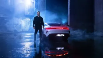 ปอร์เช่เผยโฉมโปรเจกต์สุดล้ำ “Speed of Light” ณ Dubai Solar Park โชว์สุดเร้าใจแห่งความเร็วและเสียงโดย David Guetta: "Electrifying Spectacle of Speed and Sound"