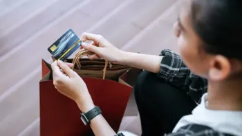 ยกระดับการใช้จ่าย ! เจาะลึกสิทธิพิเศษของบัตรเครดิต Platinum