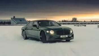 Flying Spur ลุยหิมะ ทุบสถิติ ‘Winter Lap Record’ ณ สนามแข่งเหนือสุดของโลก ย้ำภาพซีดานสมรรถนะสูงในทุกสภาพถนน