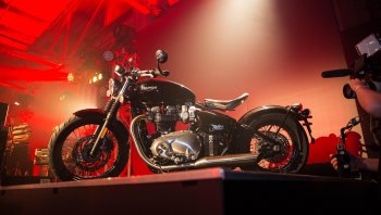 “ไทรอัมพ์ ประเทศไทย” พาบินกระทบไหล่เซเลบเมืองผู้ดี