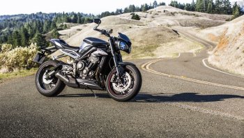 หล่อสปอร์ตที่รอคอย “ไทรอัมพ์ มอเตอร์ไซเคิลส์” เปิดตัว ALL NEW STREET TRIPLE RS ดึงทุกสายตาในมอเตอร์โชว์ ครั้งที่ 38