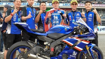 เพลงชาติไทยกระหึ่ม! “อภิวัฒน์” ผงาดแชมป์โฮมเรซ นักบิดไทยพาเหรดขึ้นโพเดี้ยม