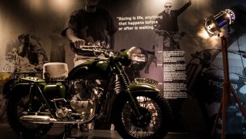 “ไทรอัมพ์ แฟคทอรี่ วิซิเตอร์ เอ็กซ์พีเรียนซ์”  จุดเช็คพอยท์ใหม่ของนักบิดทั่วโลก