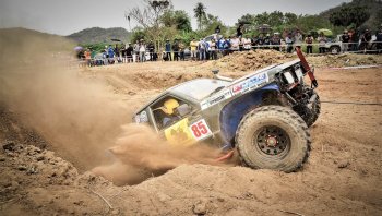 กรังด์ปรีซ์ฯ เอาใจคอออฟโรด พร้อมระเบิดศึก 10 เซียนประจัญบาน  ณ สนามกรังด์ปรีซ์ มอเตอร์ พาร์ค อ.บ่อพลอย จ.กาญจนบุรี