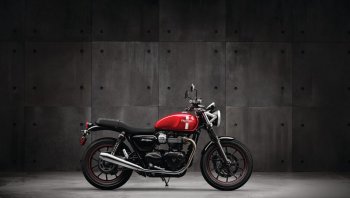 เปิด 5 ไฮไลท์เด่นสองรุ่นสองสไตล์  “ไทรอัมพ์ สตรีท ทวิน” และ “ไทรอัมพ์ สตรีท สแครมเบลอร์”