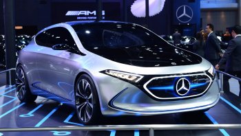 เมอร์เซเดส-เบนซ์ จัดหนักส่งท้ายปี อวดโฉมรถยนต์ไฟฟ้าต้นแบบ EQA พร้อมเปิดตัว  2 รถหรูแรงตระกูลเอเอ็มจี ในมอเตอร์ เอ็กซ์โป ครั้งที่ 35