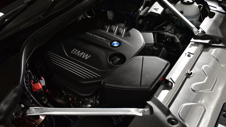 BMW X3 xDrive 20d xLine 2018 มาพร้อมขุมพลังเครื่องยนต์ดีเซล TwinPower Turbo 4 สูบ ขนาด 2.0 ลิตร ให้กำลังสูงสุด 190 แรงม้า แรงบิดสูงสุด 400 นิวตัน-เมตร พร้อมช่วงล่างที่นิ่มนวลแบบสุดๆ