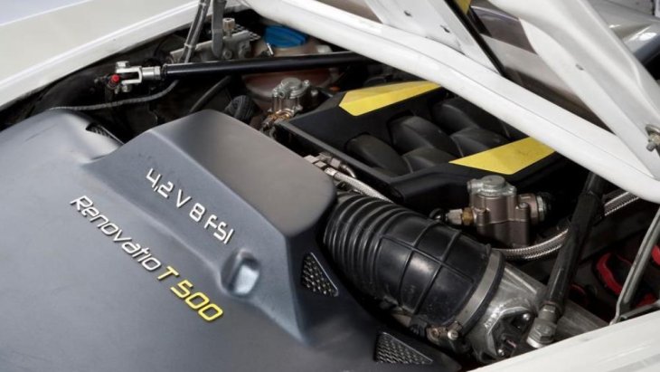 ขุมพลังของ Renovatio T500 เป็นเครื่องยนต์ V8 4.2 ลิตร จาก Audi ให้กำลังสูงสุด 444 แรงม้า แรงบิดสูงสุด 428 นิวตันเมตร ควบคุมผ่านเกียร์ธรรมดา 6 สปีด 