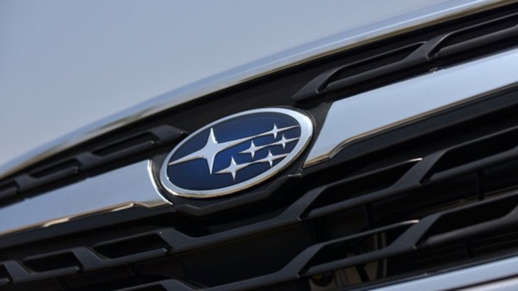 Subaru Forester ติดตั้งสัญลักษณ์ดวงดาว 4 แฉก ล้อมรอบด้วยวงรีบริเวณกระจังหน้าอันเป็นสัญลักษณ์ของซูบารุ