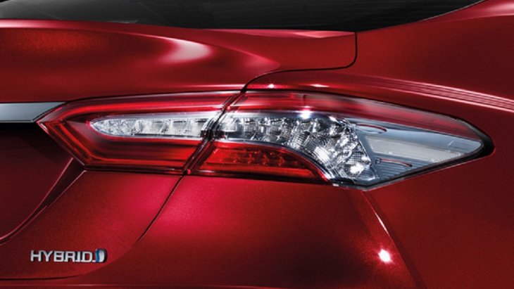 ไฟท้ายแบบ LED ที่ All-new Toyota Camry 2019  ใส่ใจในออกแบบอย่างพิถีพิถันในทุกรายละเอียด  ทำให้สะดุดตาและประทับใจตั้งแต่แรกเห็น