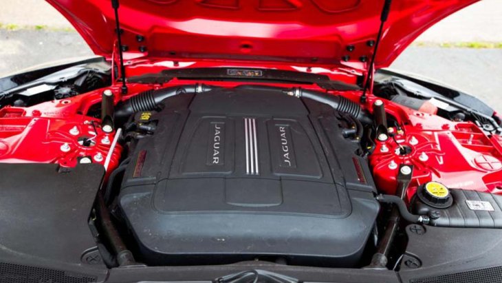 เครื่องยนต์เบนซิน V6 Supercharged 3.0 ลิตร กำลังสูงสุด 340 แรงม้าที่ 6,500 รอบ/นาที แรงบิด450 นิวตันเมตร 3,500-5,000 รอบ/นาที